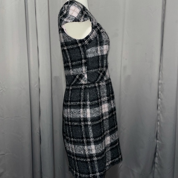 {Guess} Vintage Plaid Cap Sleeve Dress - Picture 4 of 7